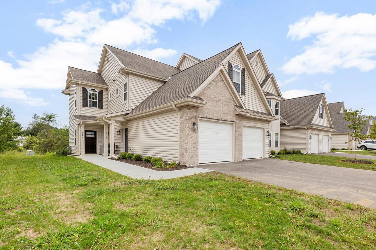 1867 Woodland Way #421-4, Slinger, WI 53086