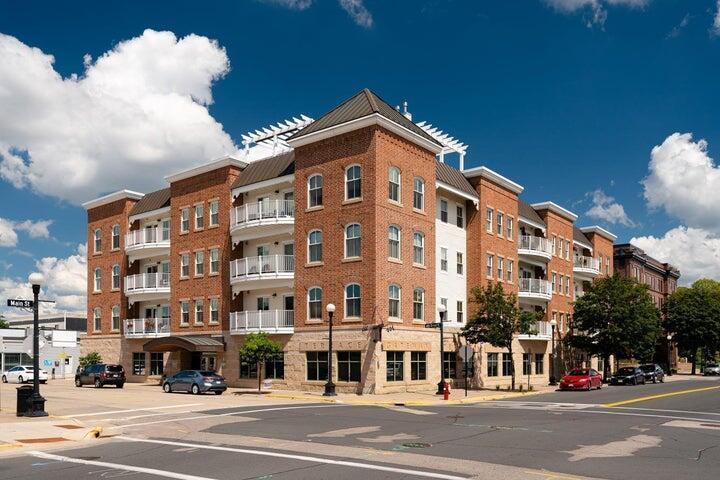 100 6th St #204, La Crosse, WI 54601