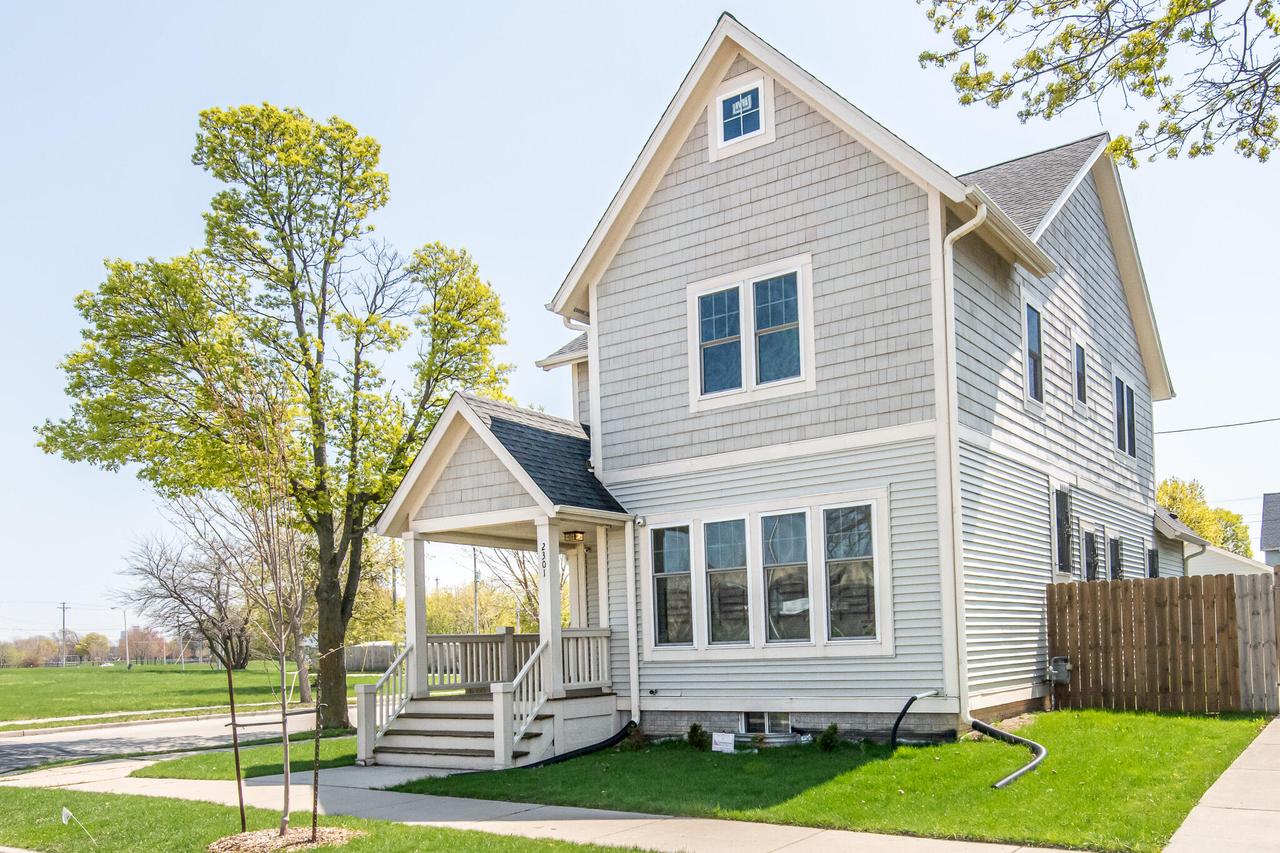 2301 W Garfield Ave, Milwaukee, WI 53205