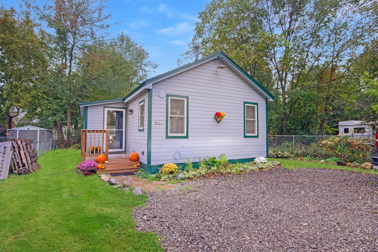 W941 Hyacinth Rd, Bloomfield, WI 53128
