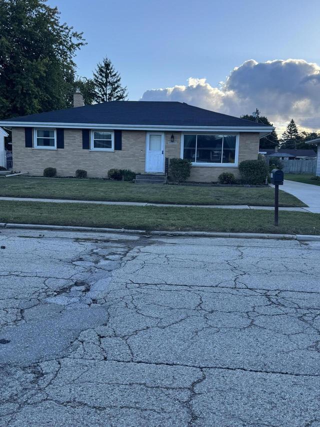 8305 27th Ave, Kenosha, WI 53143