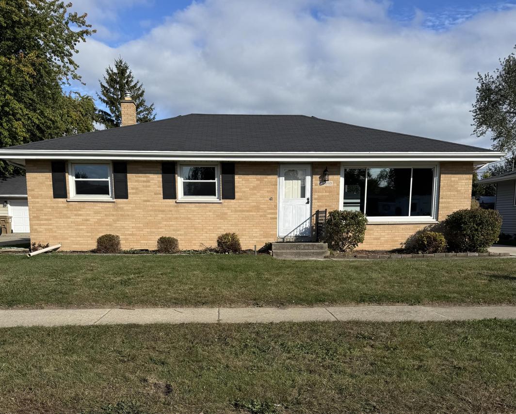 8305 27th Ave, Kenosha, WI 53143