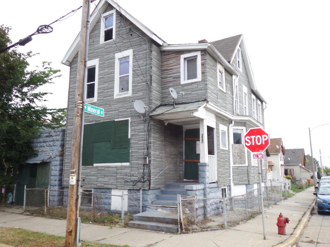 938 S 11th St, Milwaukee, WI 53204