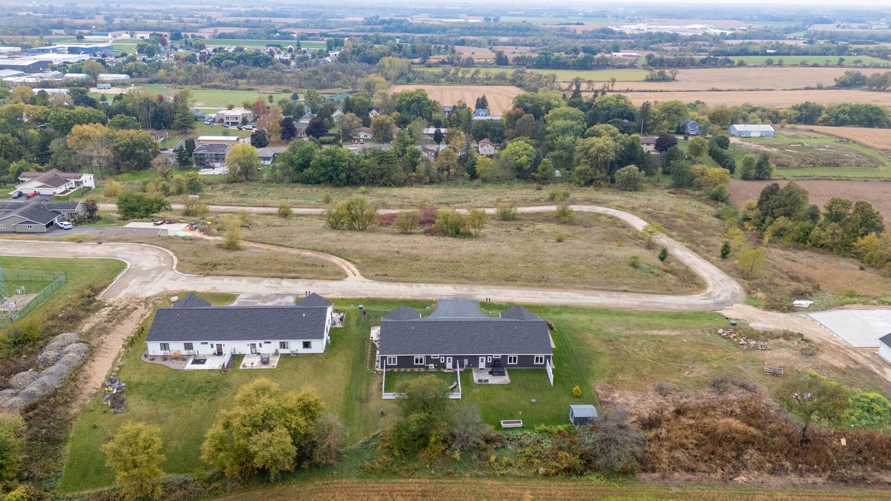 234 Watertower Cir, Iron Ridge, WI 53035