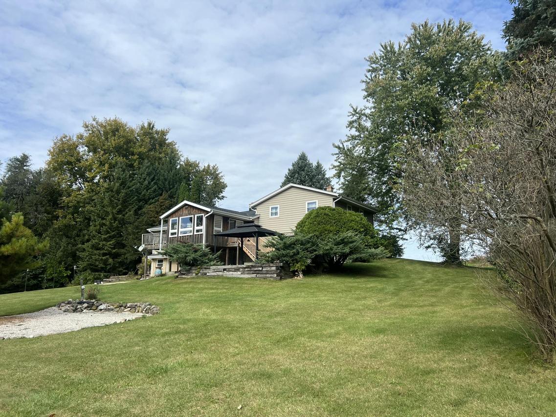 3657 Pleasant Valley, Polk, WI 53095