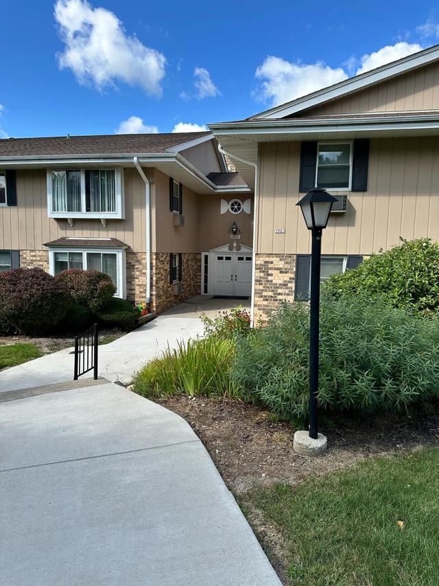 5901 W Brown Deer Rd #117, Brown Deer, WI 53223
