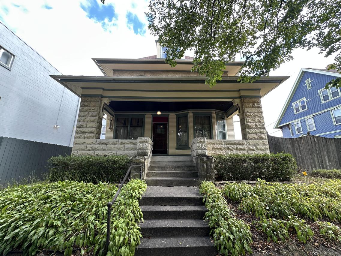 1028 N 29th St, Milwaukee, WI 53208