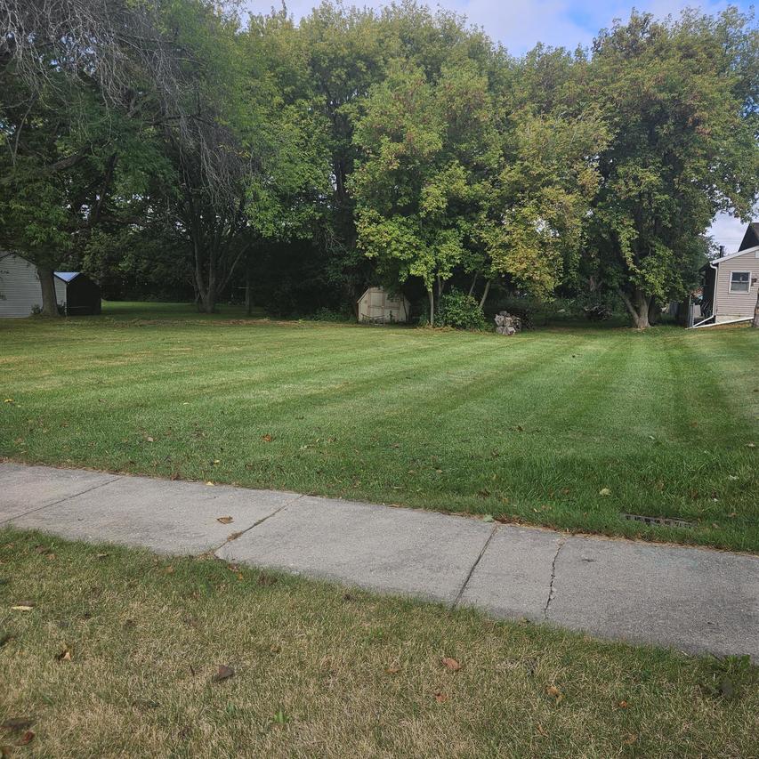 6930 W Edgerton Ave, Greenfield, WI 53220