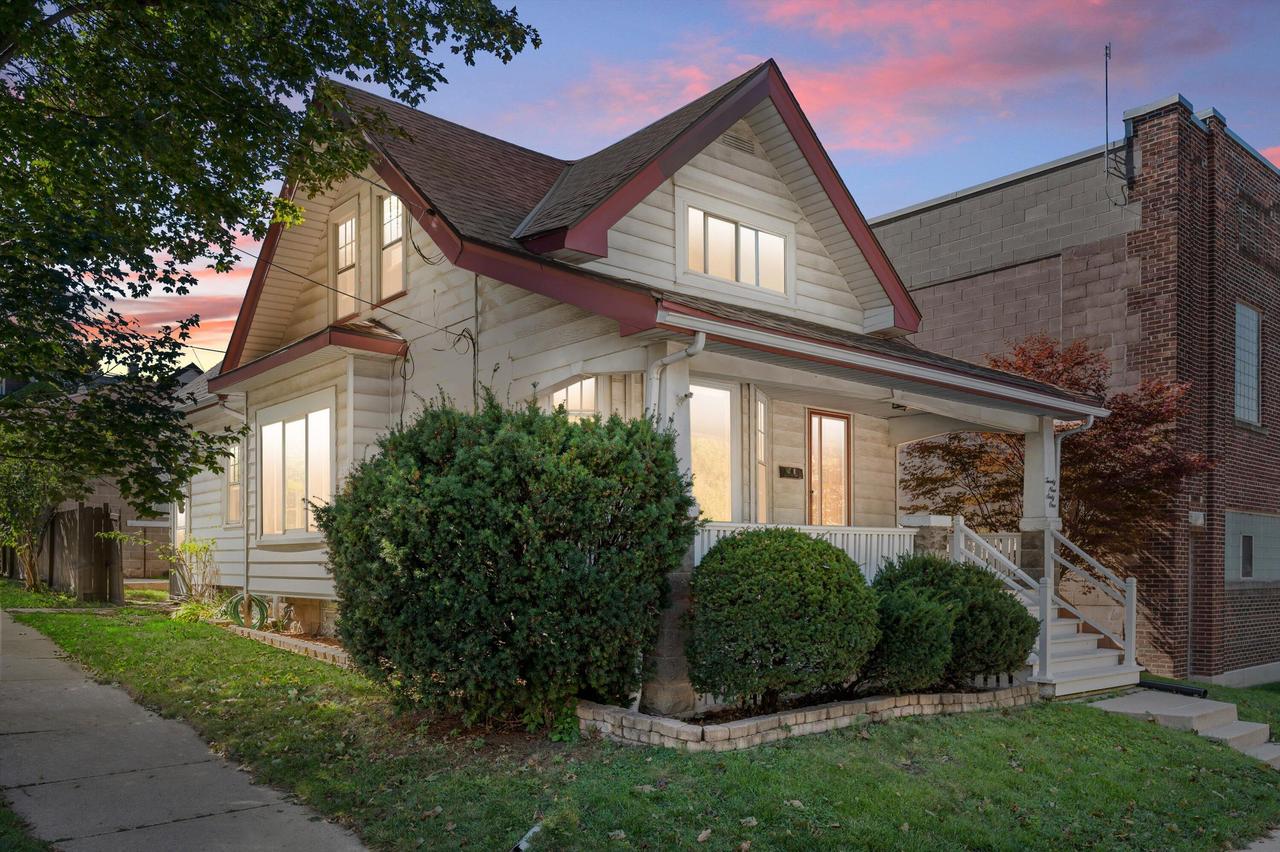 2961 S Delaware Ave, Milwaukee, WI 53207