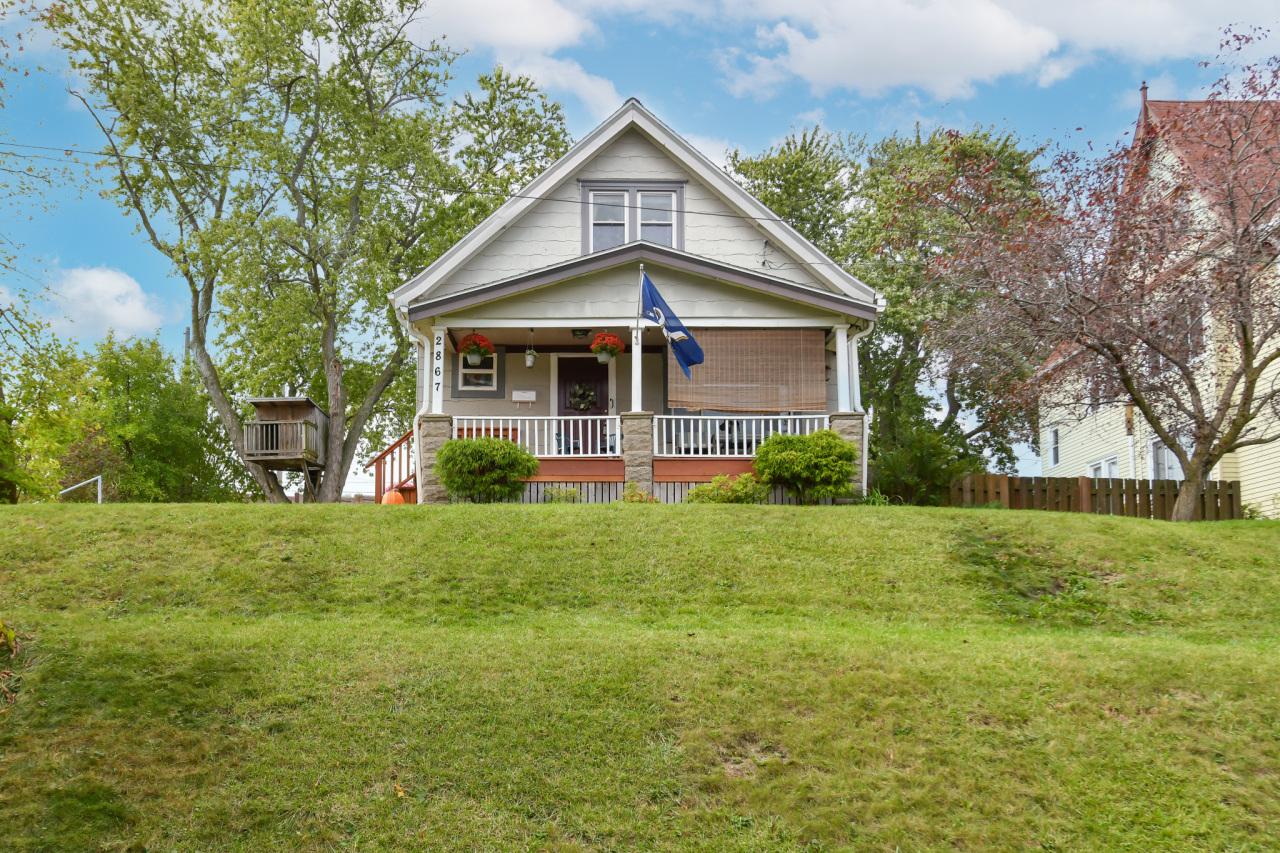 2867 S Linebarger Ter, Milwaukee, WI 53207