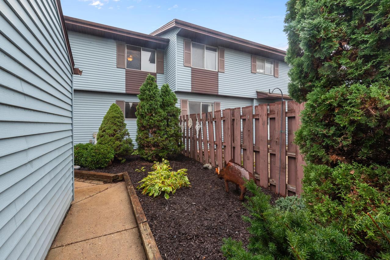 N114W16633 Royal Ct #4, Germantown, WI 53022