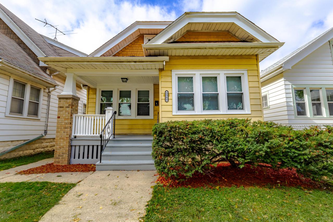 5561 N 40th St, Milwaukee, WI 53209