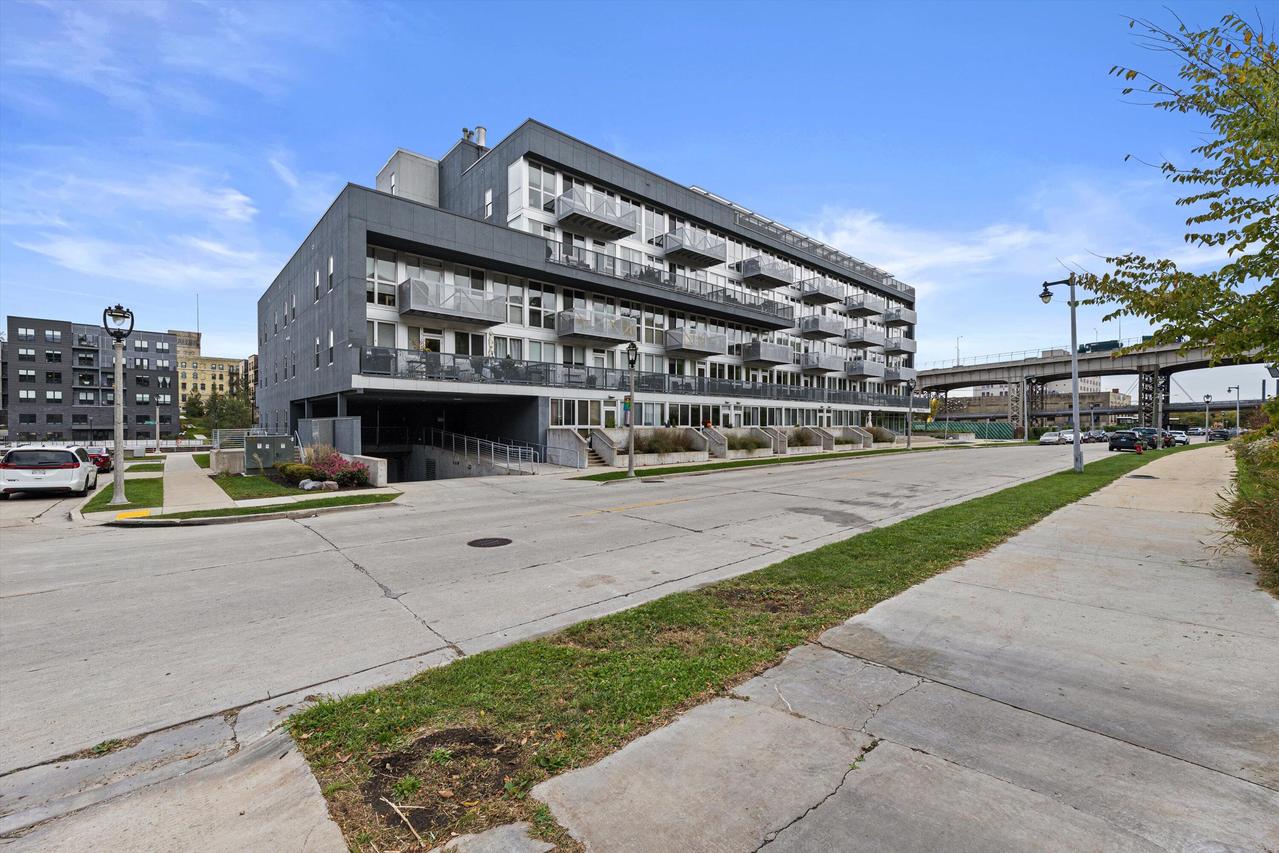 1902 N Commerce St #506, Milwaukee, WI 53212