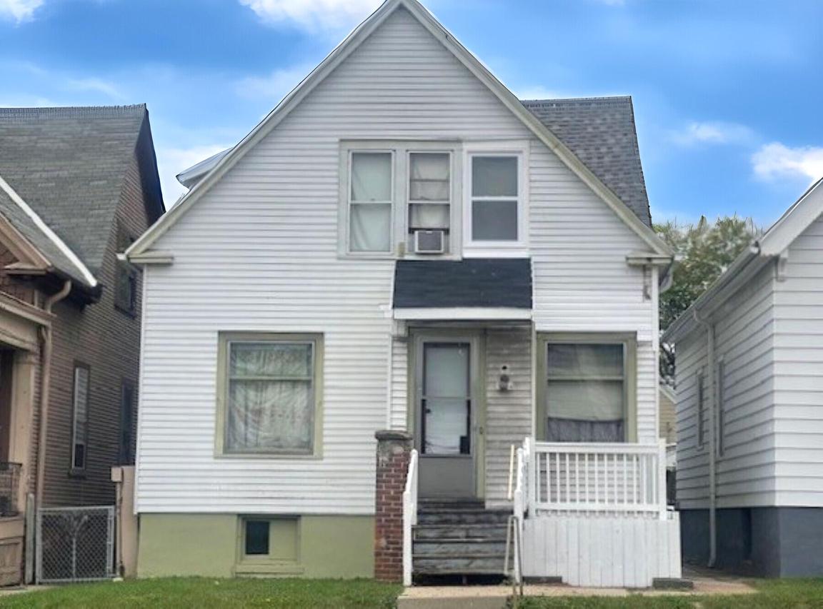 3134 N Holton St, Milwaukee, WI 53212