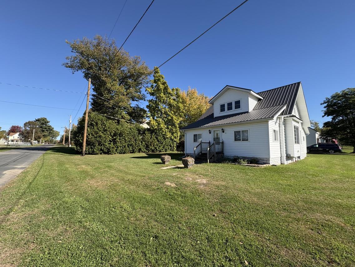 21 Hanson St, Taylor, WI 54659