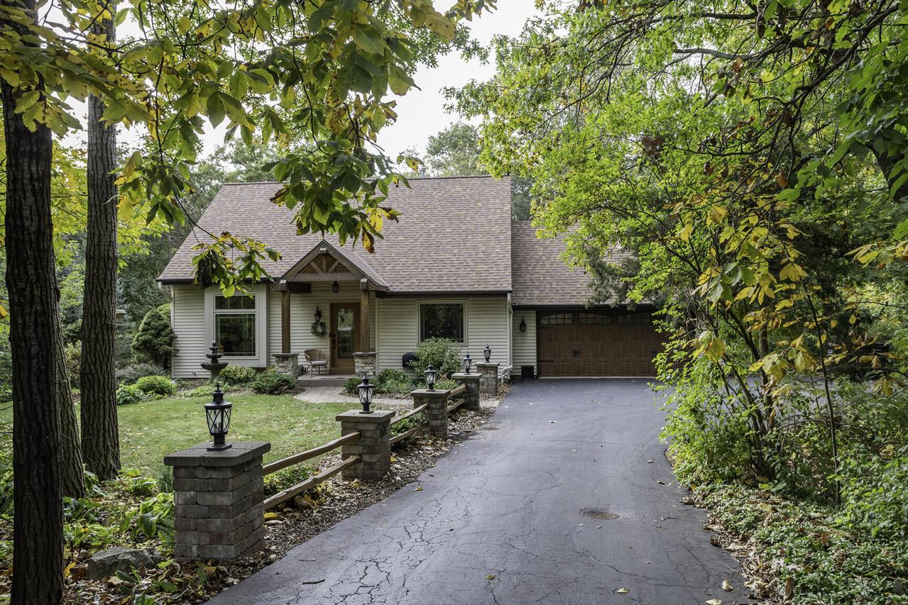 177 Evelyn Ave, Delafield, WI 53018