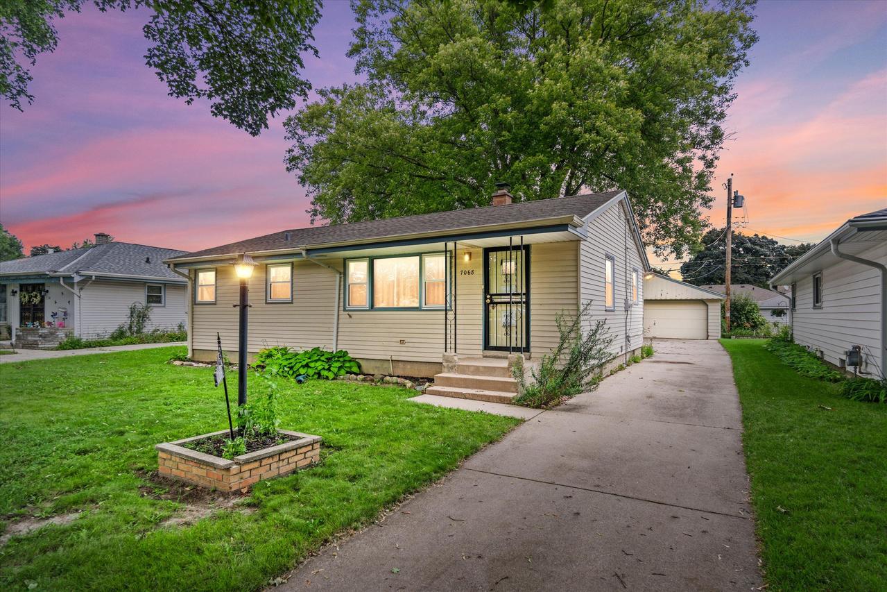 7068 N 38th St, Milwaukee, WI 53209