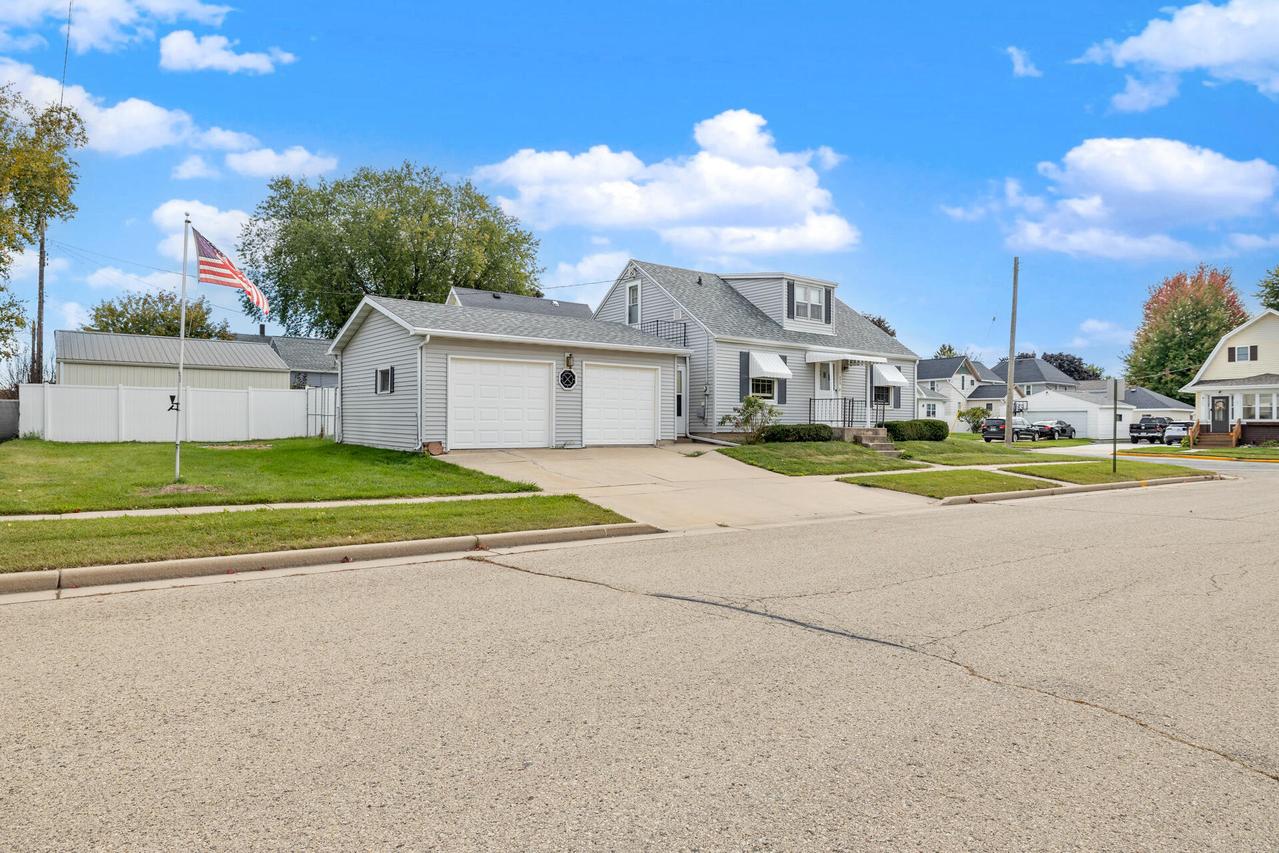 429 S Drummond St, Waupun, WI 53963