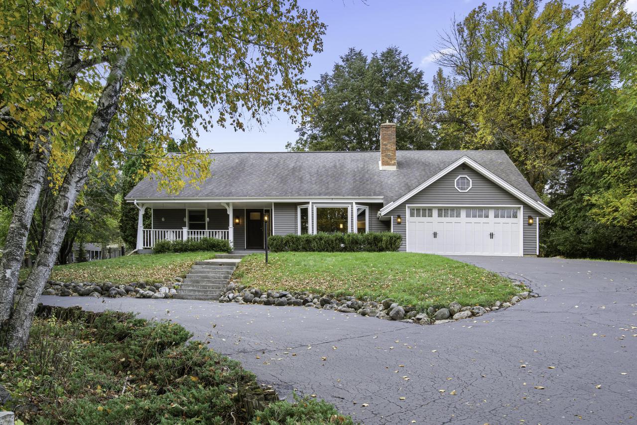 W308N5576 Windrise Cir, Merton, WI 53029