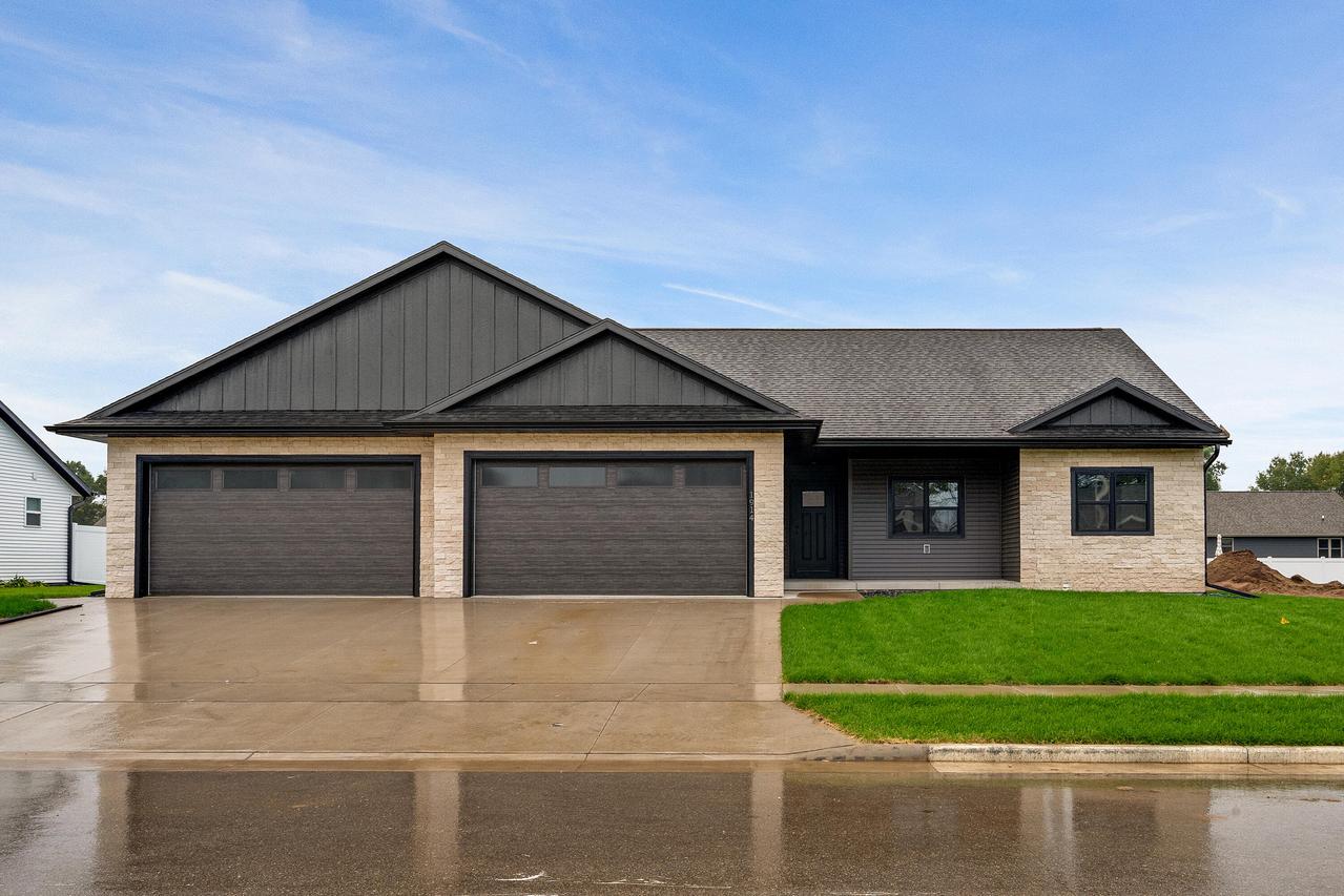 1914 London St, Holmen, WI 54636