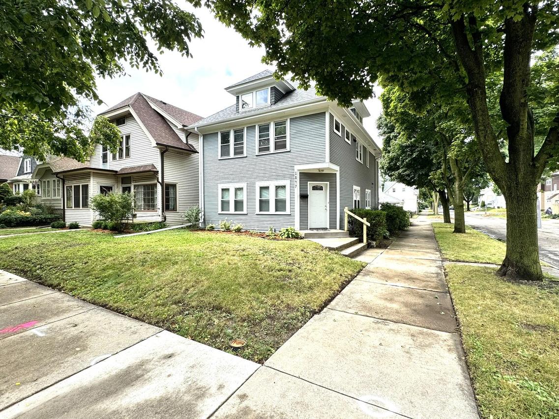 1847 N 56th St, Milwaukee, WI 53208