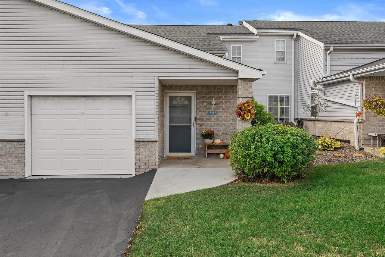 3482 W Sycamore St, Franklin, WI 53132
