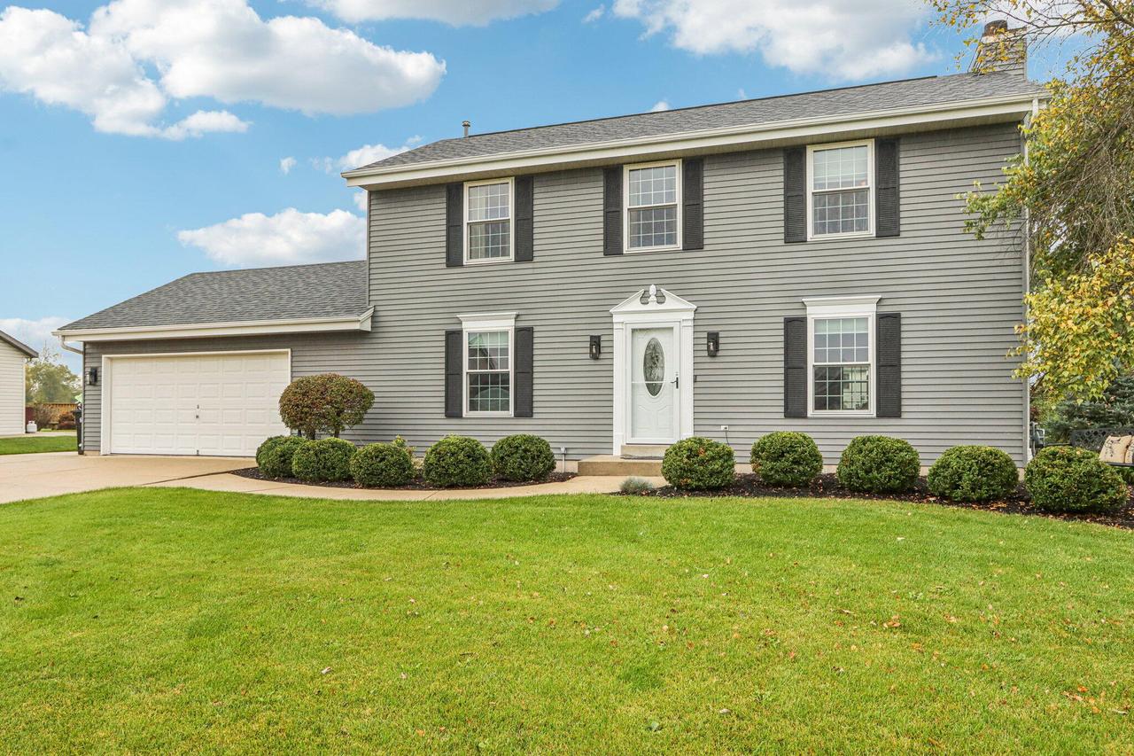 28645 Sunflower Ln, Waterford, WI 53185