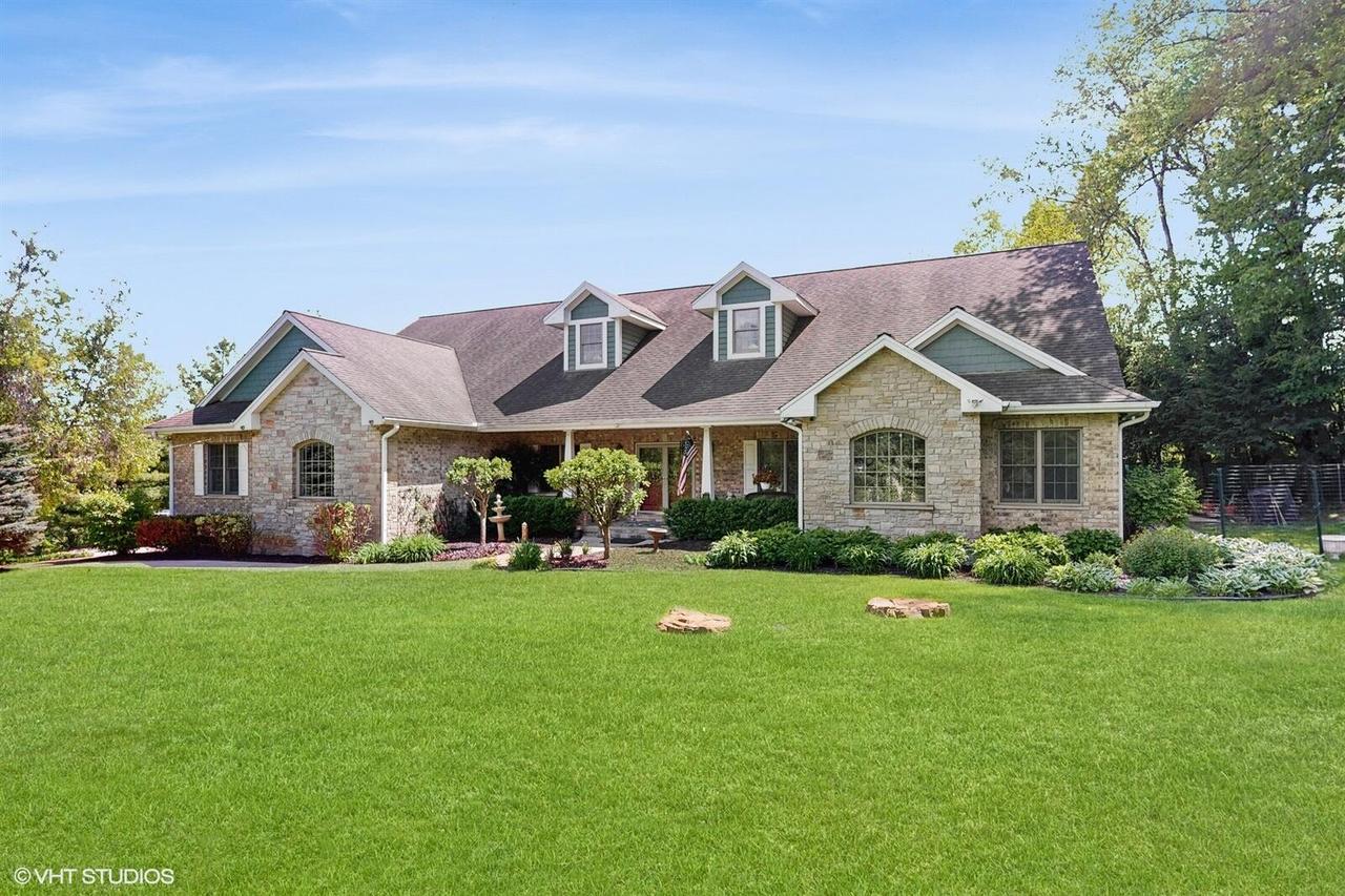 2917 Bridlepath Ct, Lyons, WI 53147