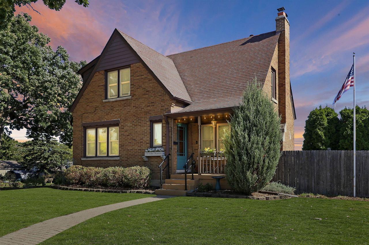 7619 49th Ave, Pleasant Prairie, WI 53142