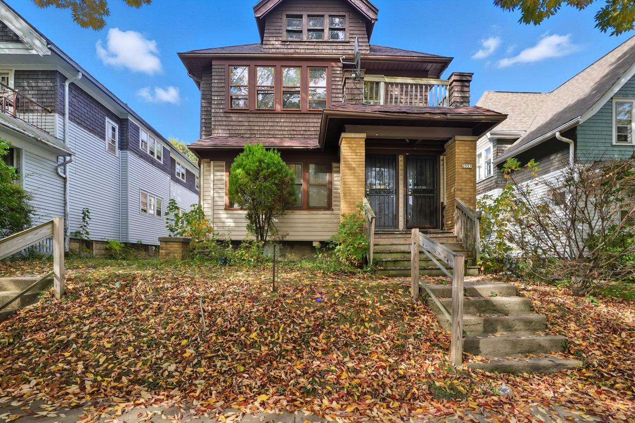 2555 N 51st St #2557, Milwaukee, WI 53210