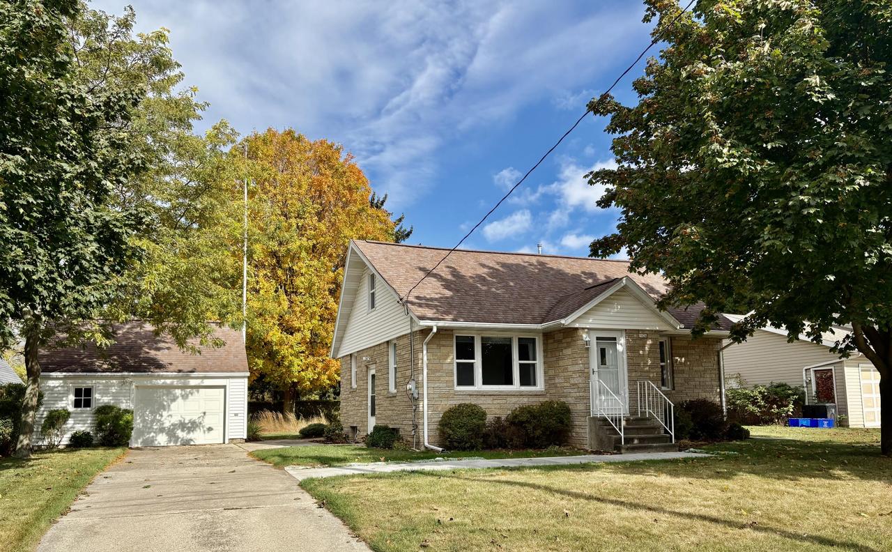 1024 31st St, Two Rivers, WI 54241