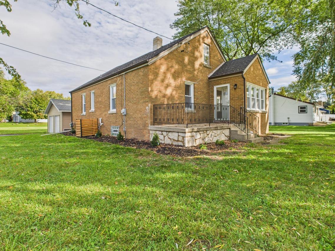 13660 W Burleigh Rd, Brookfield, WI 53005