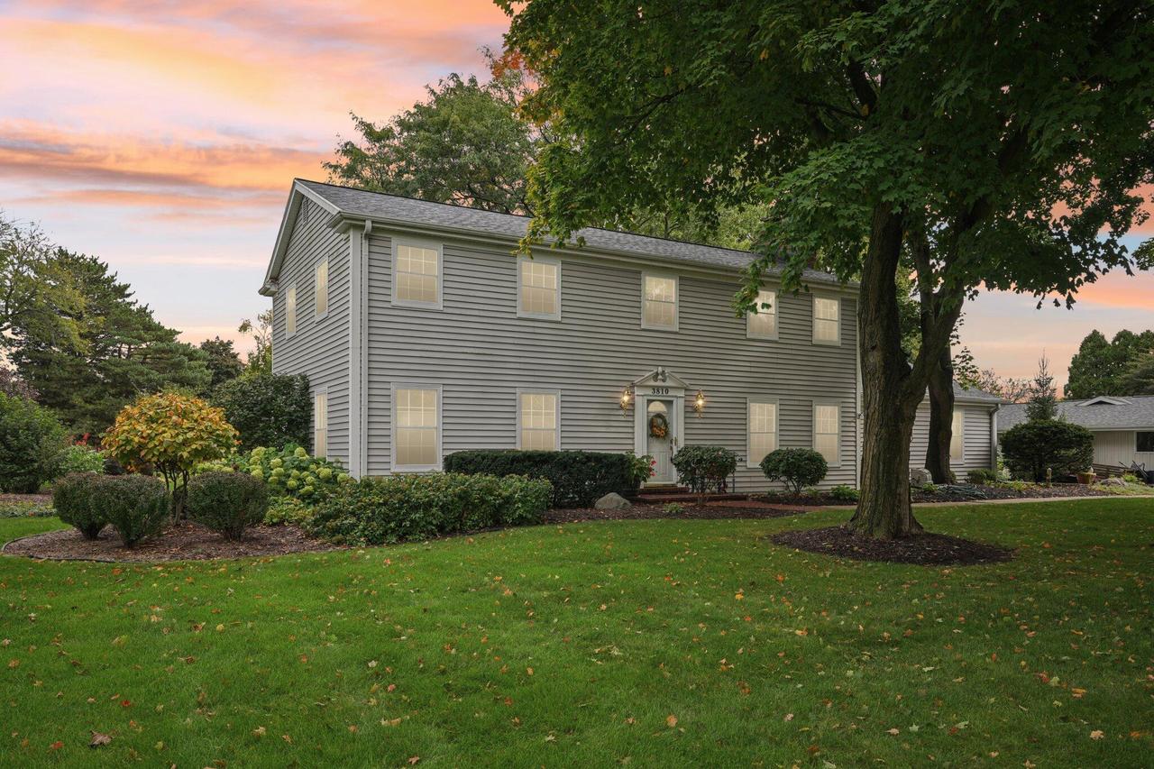 3810 Mountain Dr, Brookfield, WI 53045
