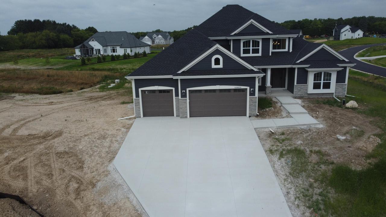 W258N5755 Vista Ct, Lisbon, WI 53089