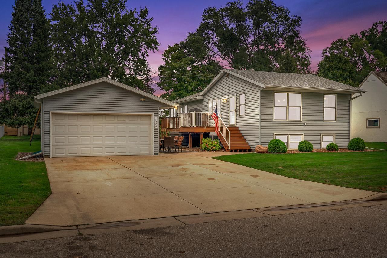 1530 Hoffman Pl, Onalaska, WI 54650