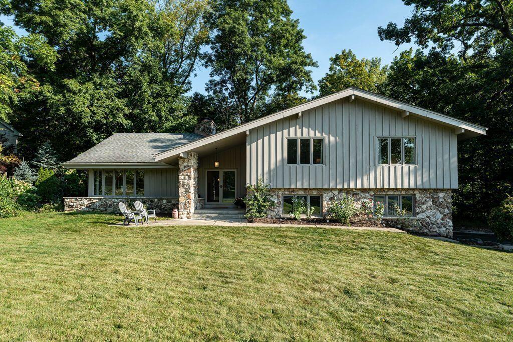 16690 Shore Line Dr, Brookfield, WI 53005