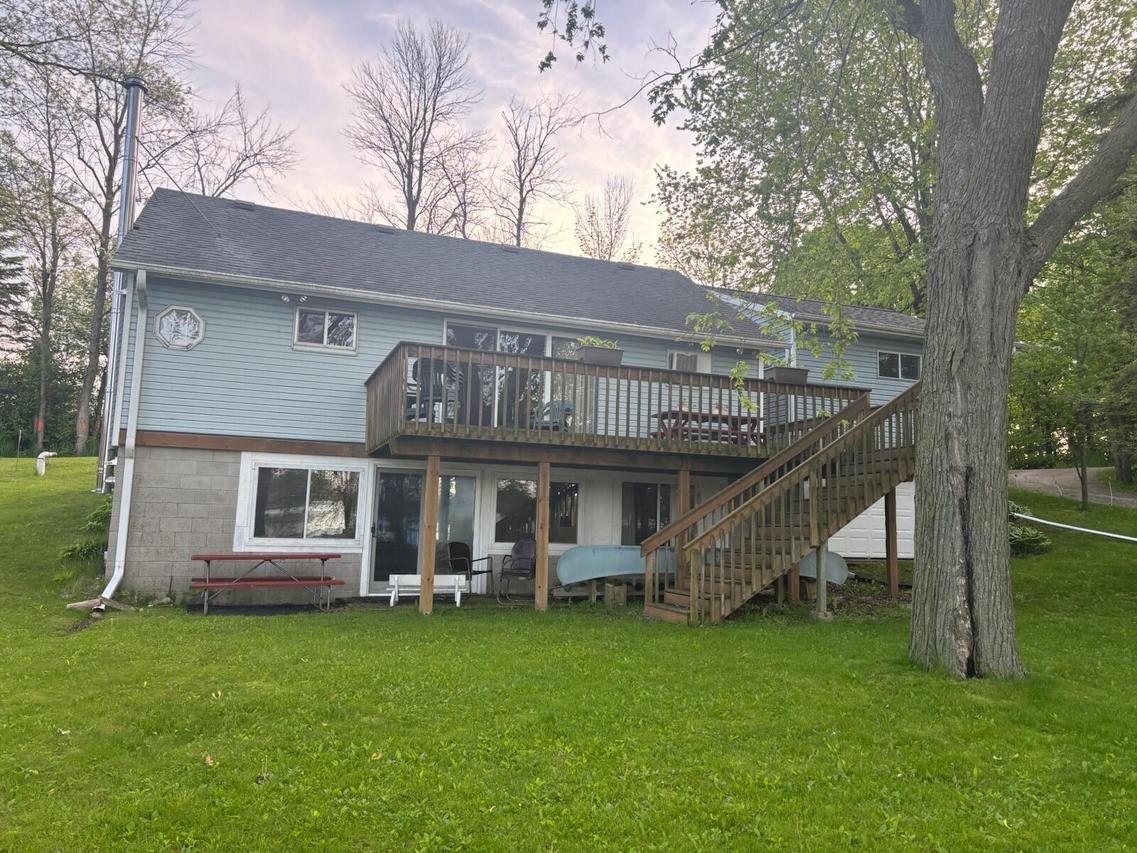 9305 N Lake Dr, Newton, WI 54220