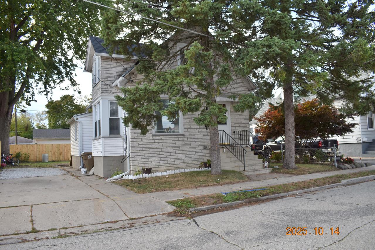 4048 10th Ave, Kenosha, WI 53140