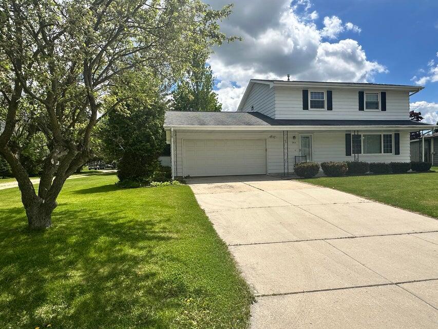 564 E Rhine St, Elkhart Lake, WI 53020