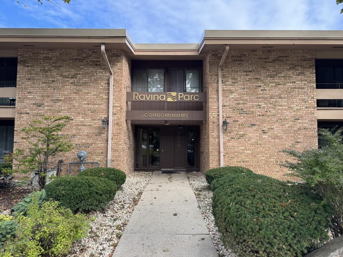2650 S 60th St #11, Milwaukee, WI 53219