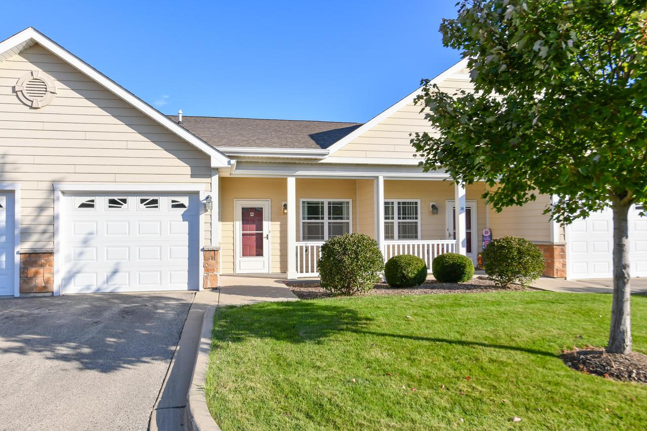 2830 21st St #13, Kenosha, WI 53140