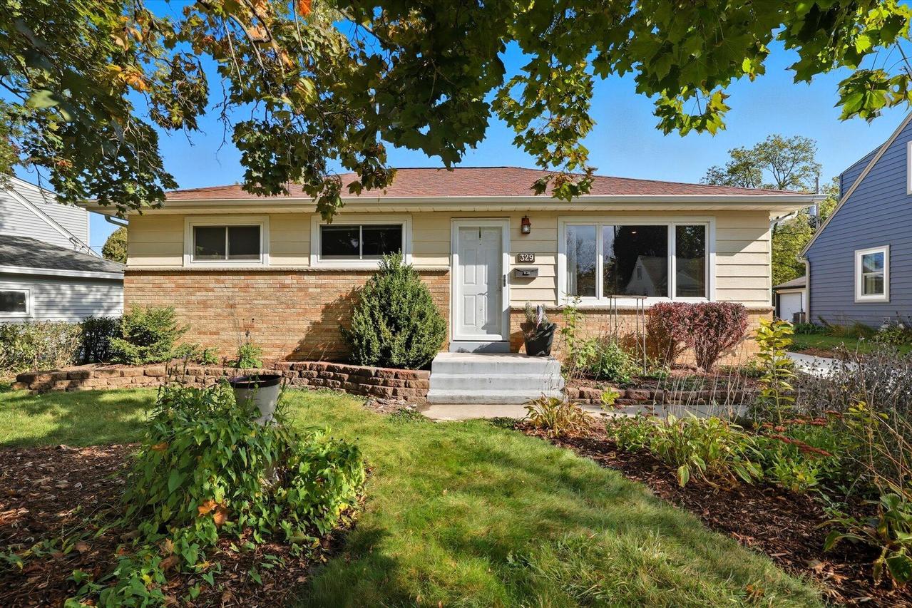 329 Parkfield Dr, West Bend, WI 53090