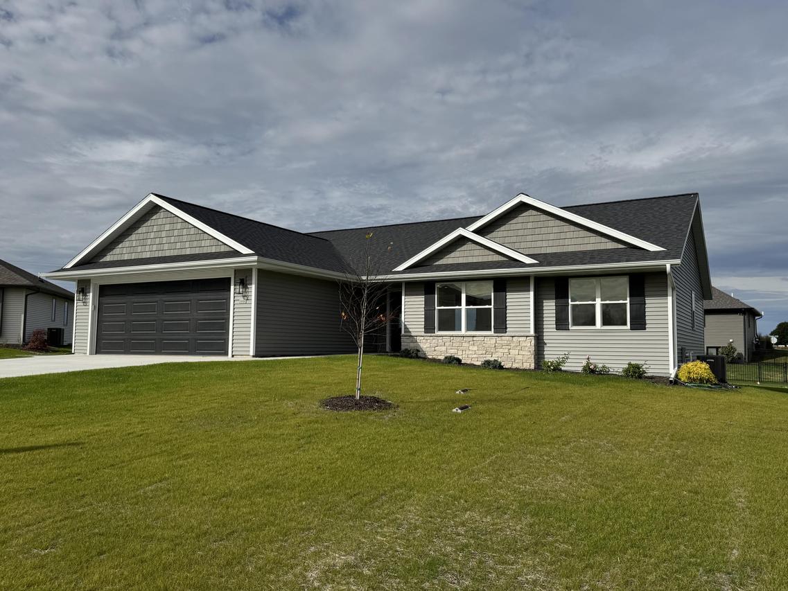 2850 Granite Ct, Sheboygan, WI 53081