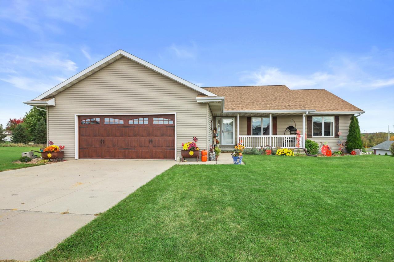 104 Carolyn Ct, Eden, WI 53019
