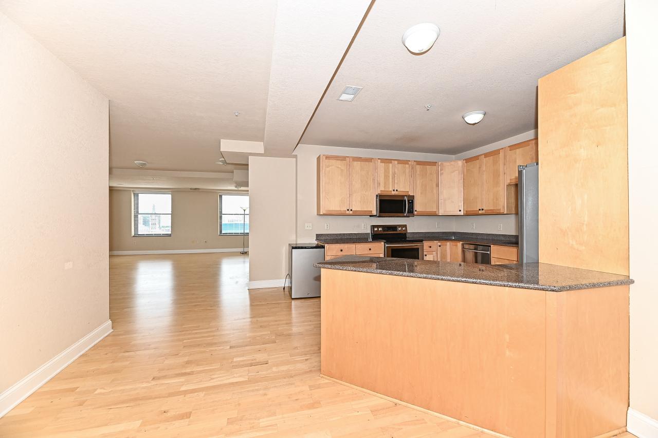 606 W Wisconsin Ave #1702, Milwaukee, WI 53203