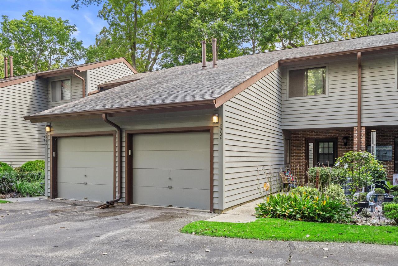 2904 Old Mill, Racine, WI 53405