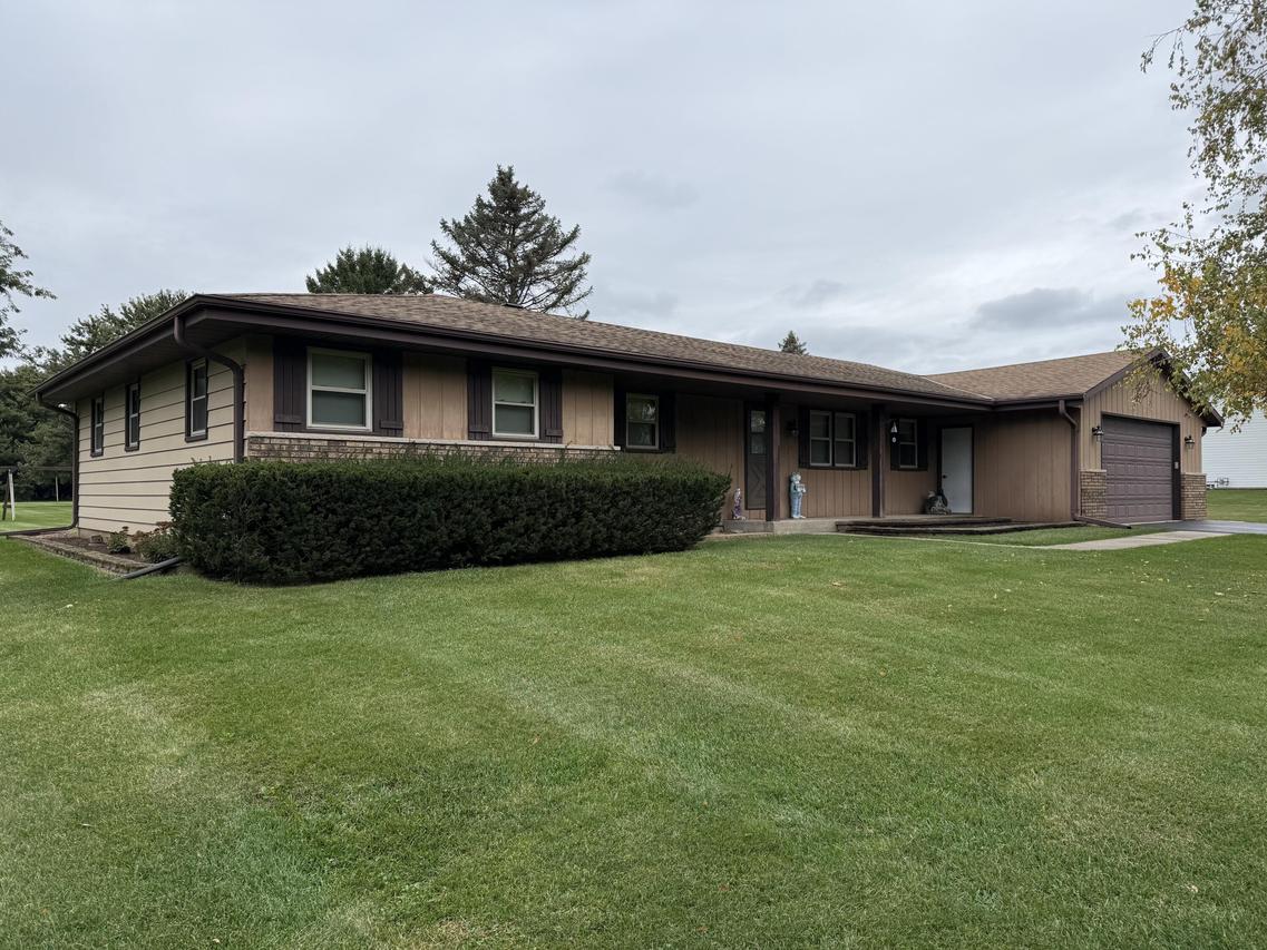 W324S4055 Bartell Ct, Genesee, WI 53189