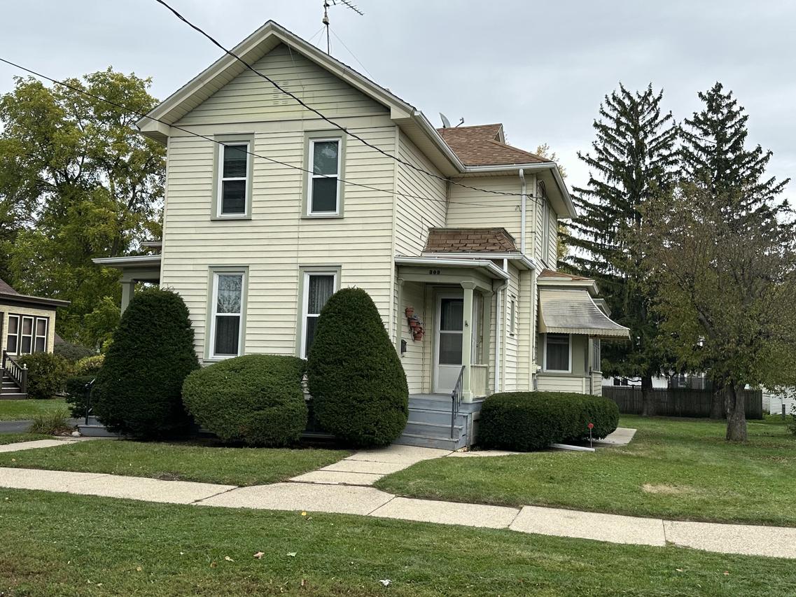 309 S Eighth St, Watertown, WI 53094