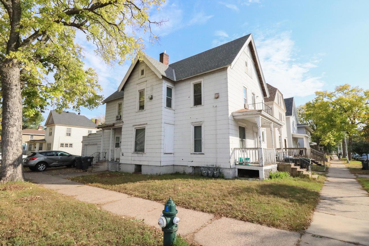 901 N Vine St, La Crosse, WI 54601