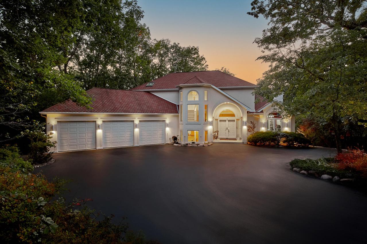2822 Moelter Dr, Lyons, WI 53147